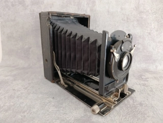 Historický velký měchový fotoaparát zn. Ihagee Chronos